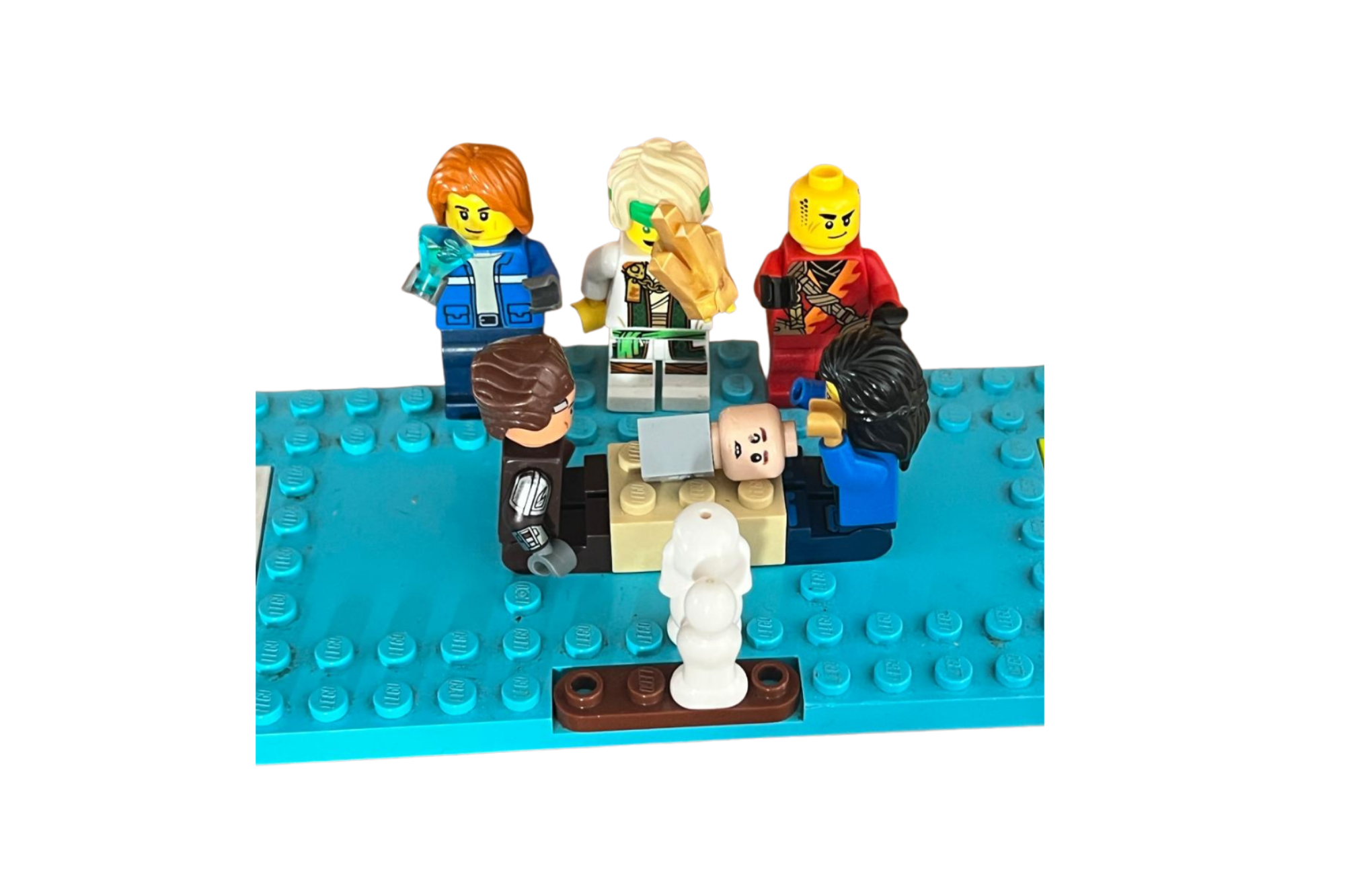 Cena do nascimento de Jesus montada com peças de LEGO, representando o Advento com as crianças